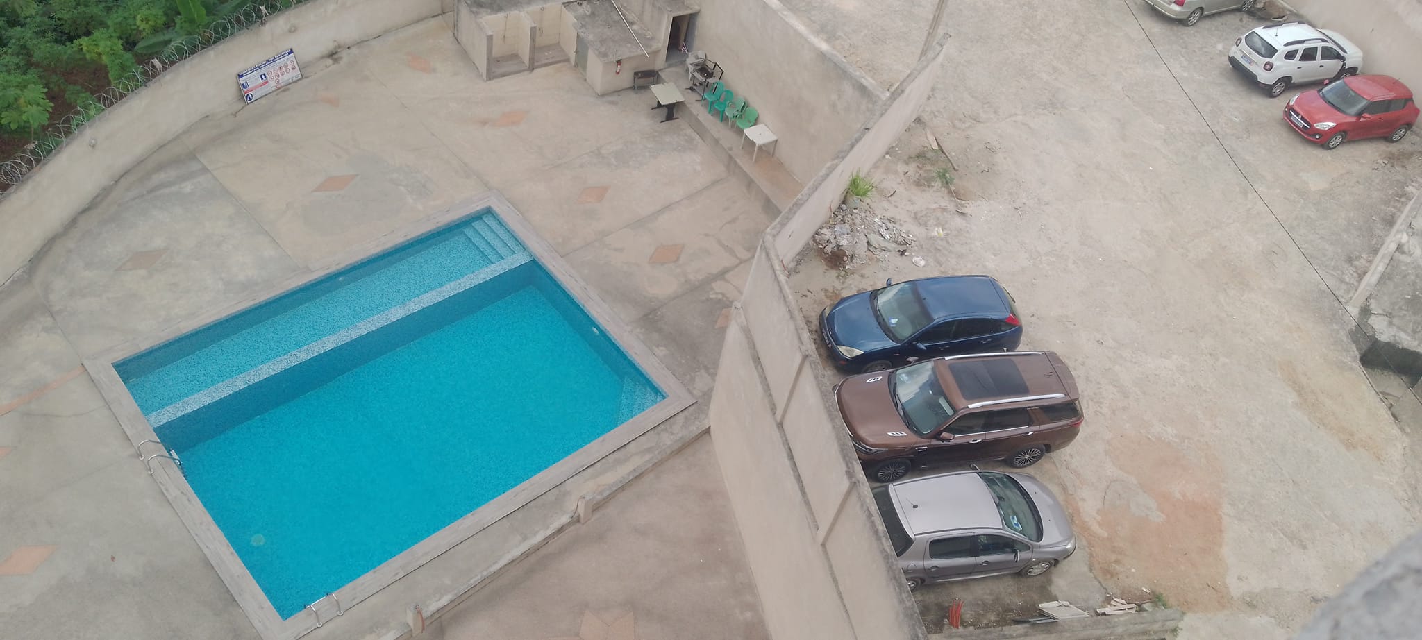 A louer un bel appartement 3 pièces avec piscine aux 2 plateaux ahien