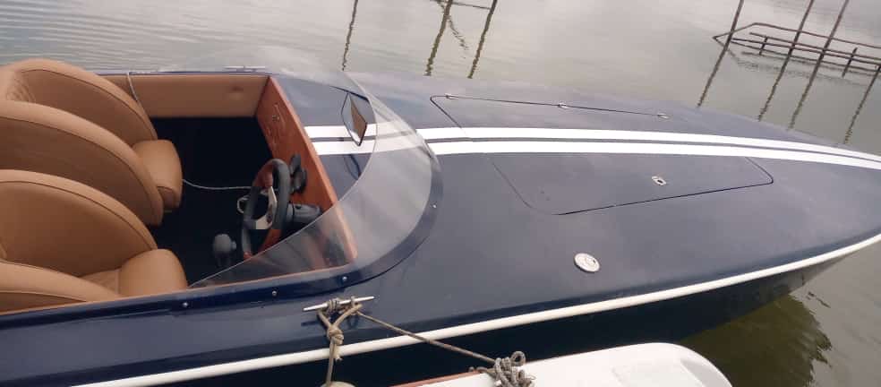 Bateau coque original Debo